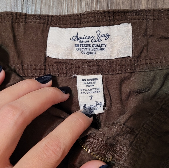 Shorts - Picture 3 of 3